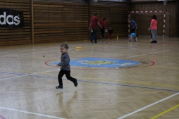 Cvičení rodičů s dětmi středa - mini atletické závody