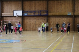 Cvičení rodičů s dětmi středa - mini atletické závody - fotka 4